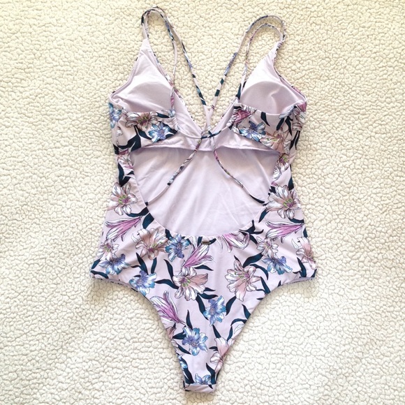 O'Neill Darlene One Piece - Picture 4 of 8